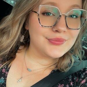 Meet your Posher, Rachel